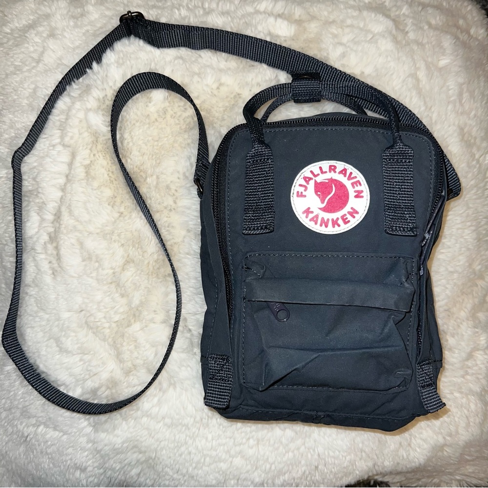 Fjallraven Kanken Sling Graphite